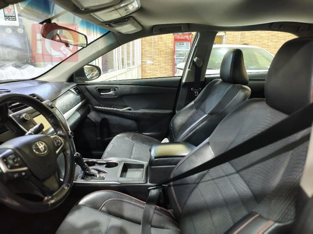 تۆیۆتا کامری